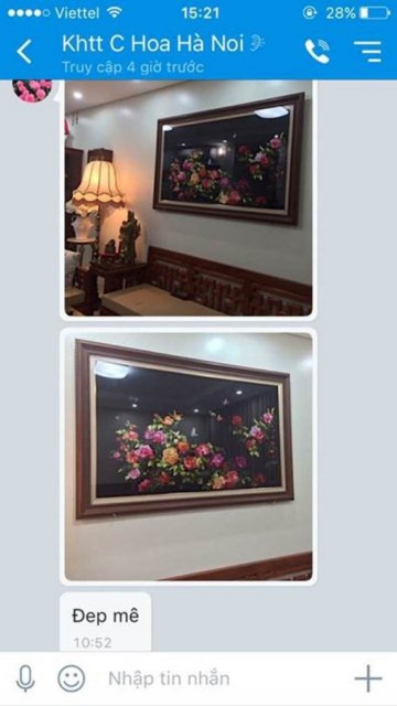 Bức tranh thêu hoa mẫu đơn được treo tại nhà chị Hoa